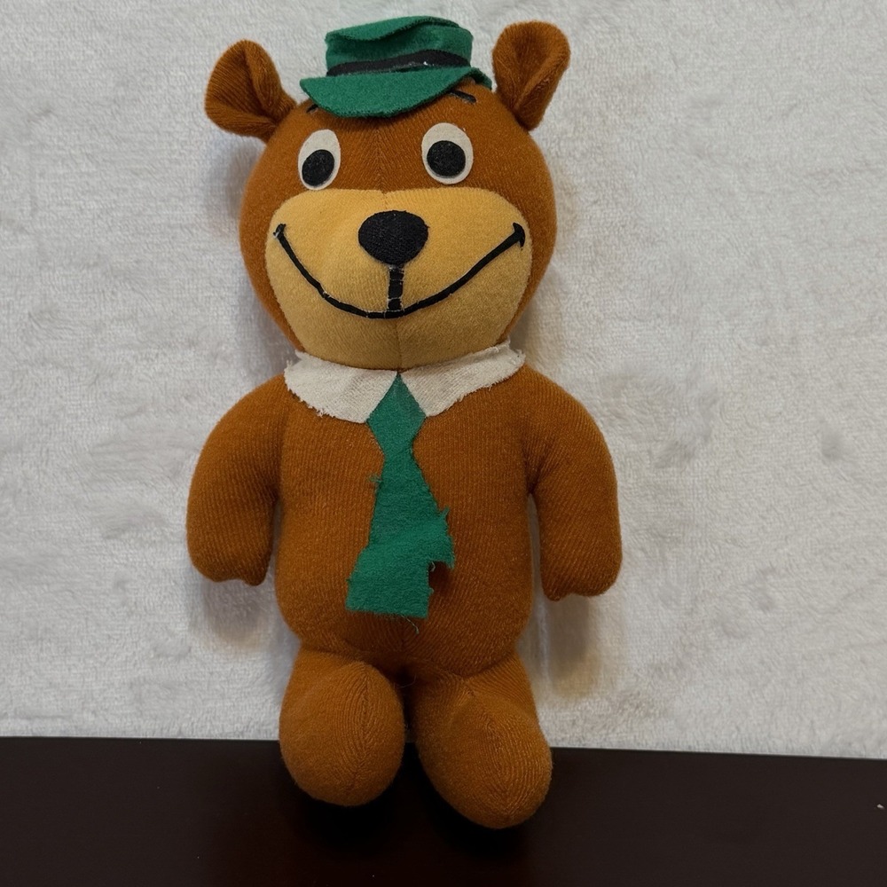 Vintage Hanna-Barbera YOGI BEAR Stuffed Animal Plush Dakin Dream Pets 1979